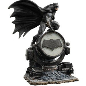 Soška Iron Studios Batman on Batsignal Deluxe - Zack Snyder`S Juistice League - DC Comics - Art Scal